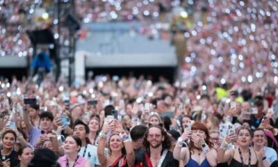 pauses her opening UK gig in Edinburgh